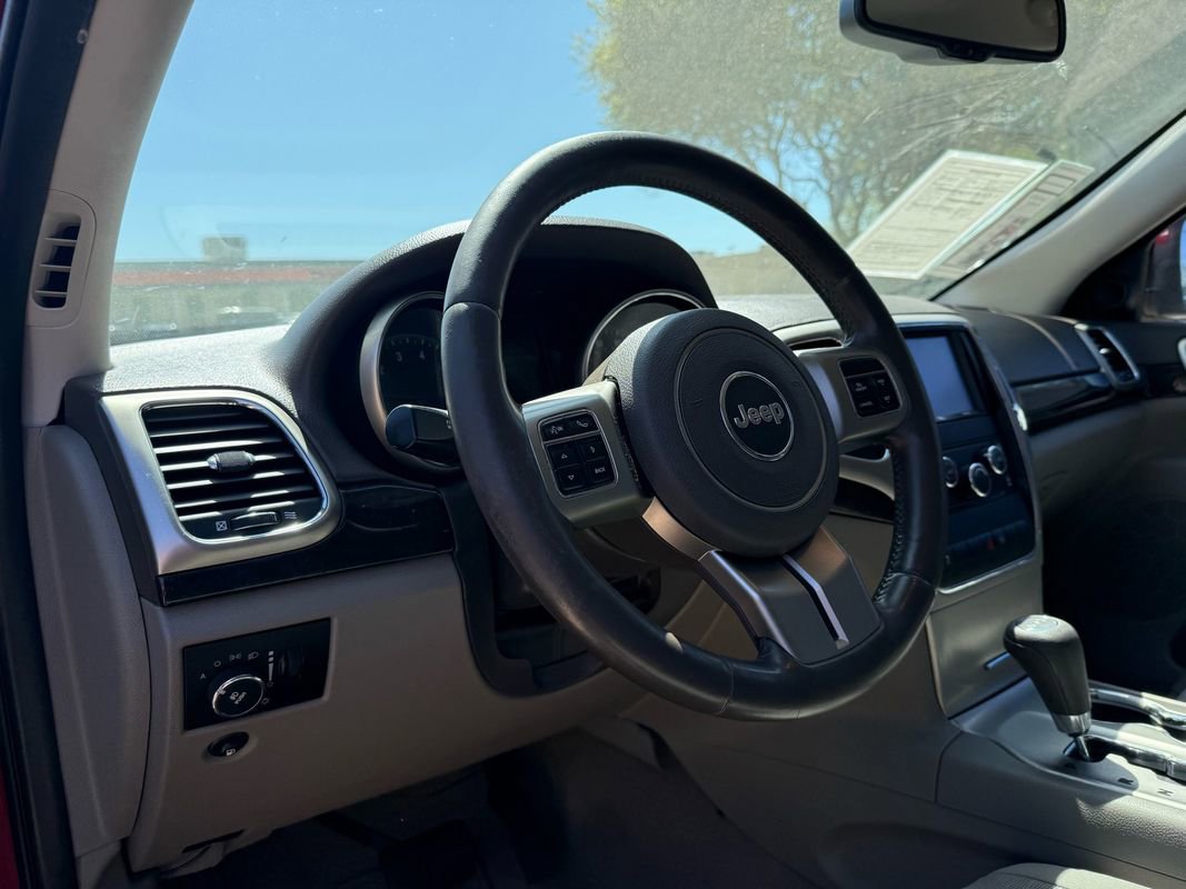 Used 2011 Jeep Grand Cherokee Laredo w/ Security & Convenience Group image 6