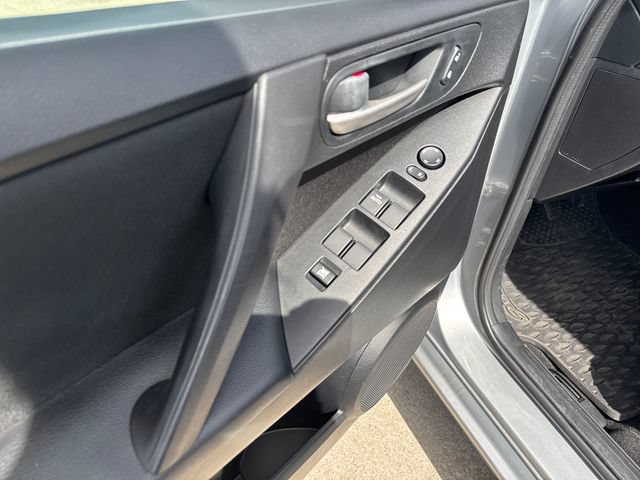 Used 2012 MAZDA MAZDA3 i Sport FWD image 11