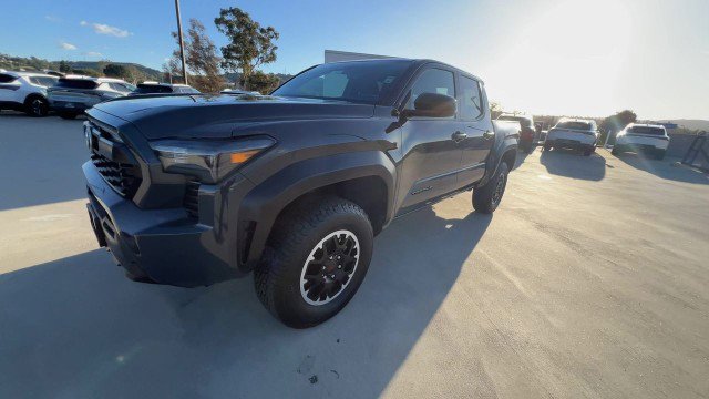 Used 2025 Toyota Tacoma TRD Off-Road image 4