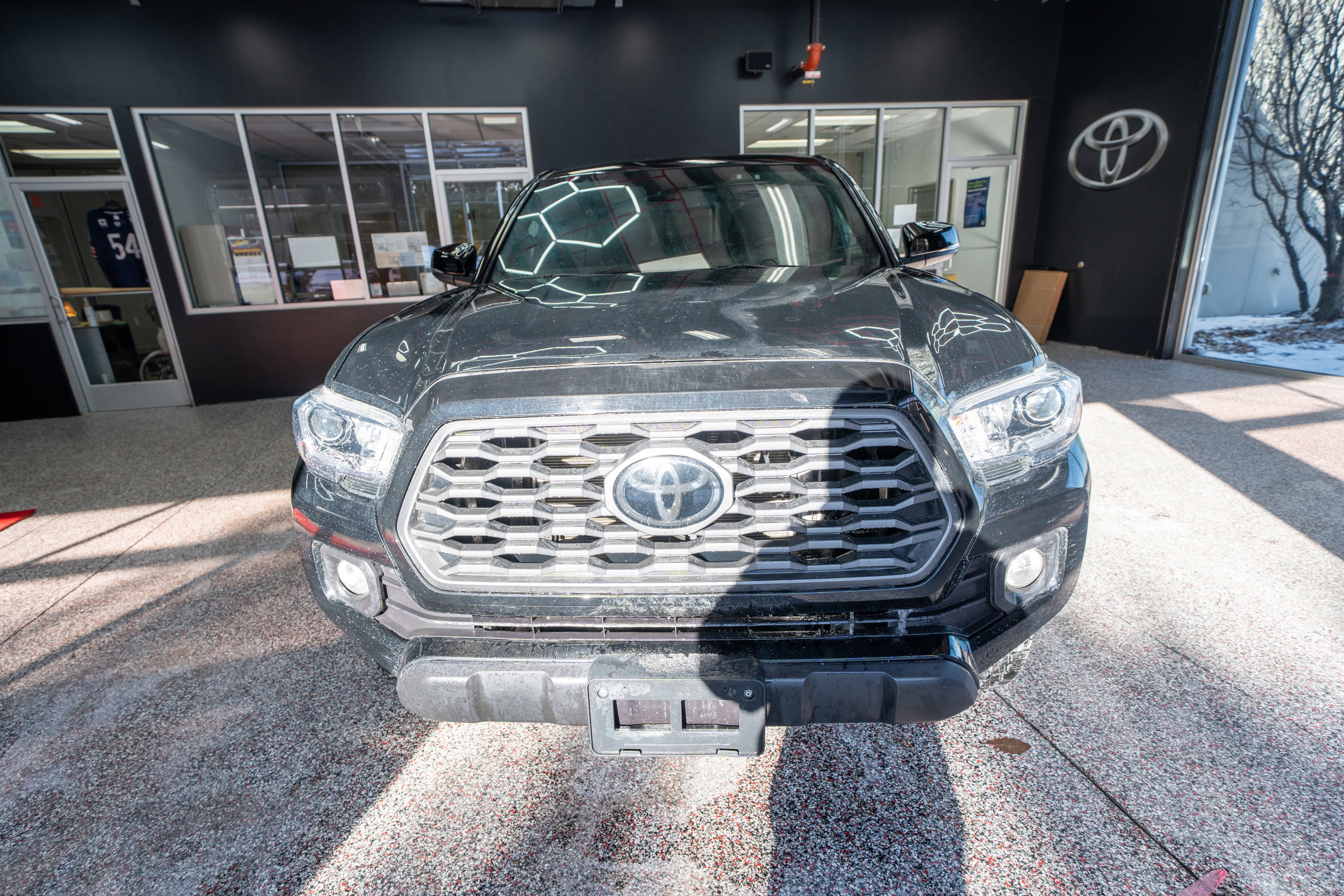 Used 2023 Toyota Tacoma TRD Off-Road image 6