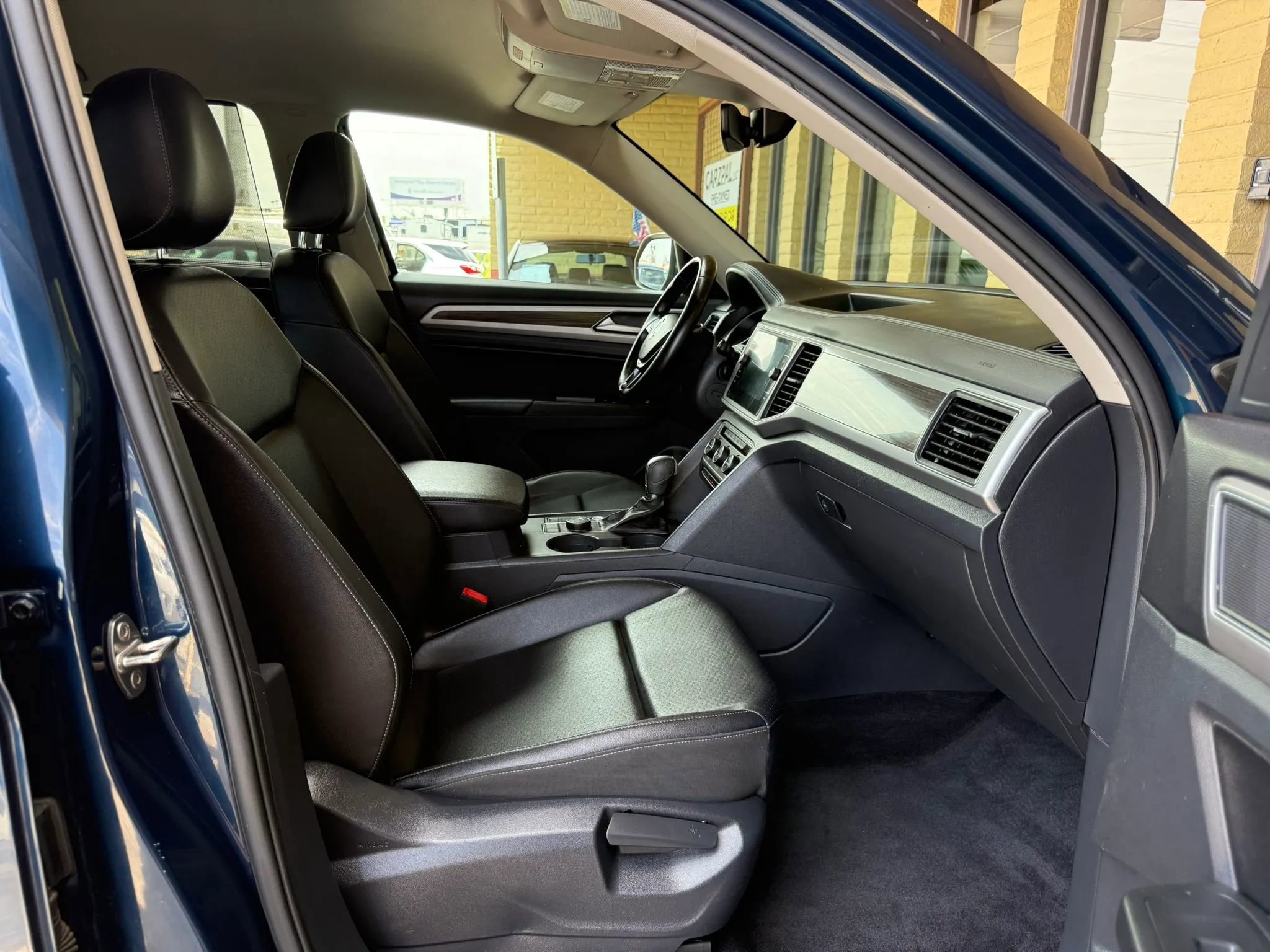 Used 2018 Volkswagen Atlas SE AWD/4WD image 25