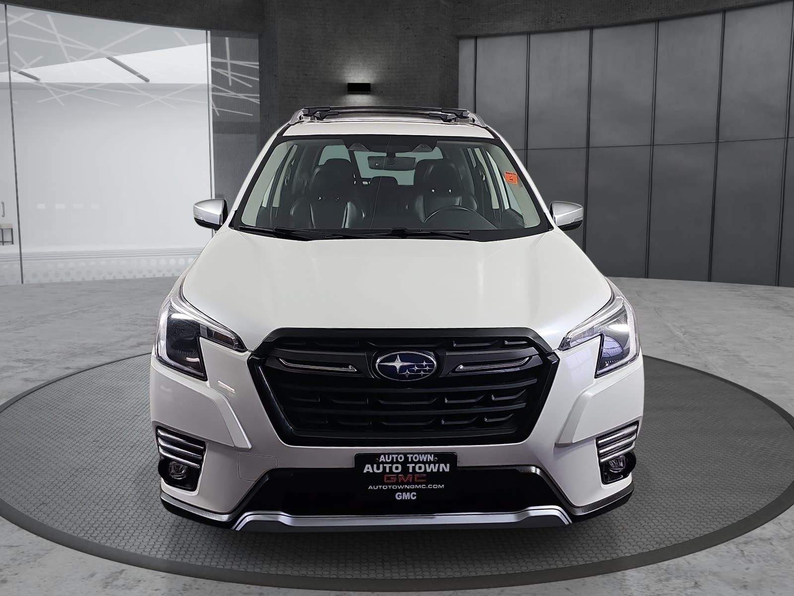 Used 2022 Subaru Forester Touring AWD/4WD image 2