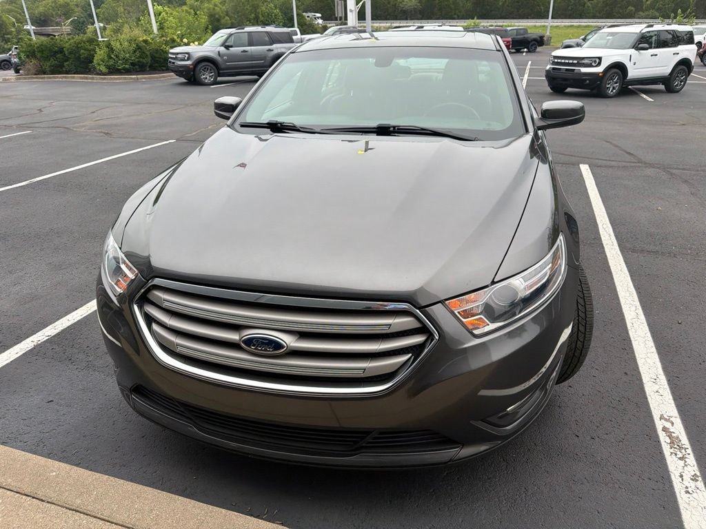 Used 2015 Ford Taurus SEL w/ Equipment Group 201A FWD image 2