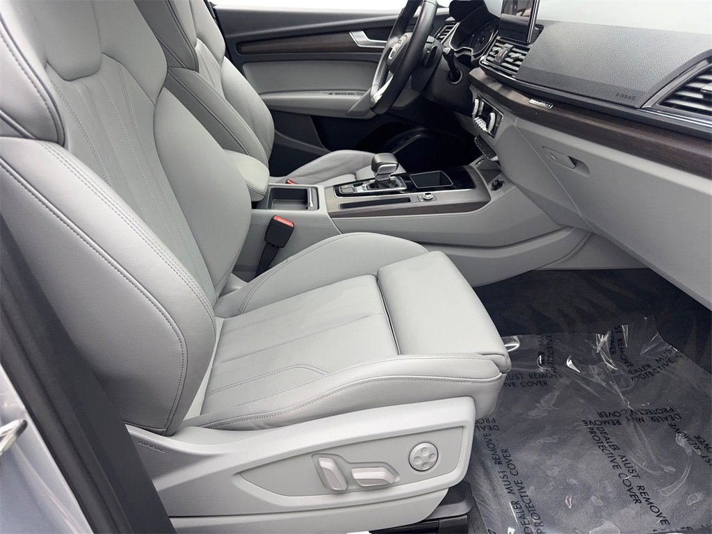 Used 2022 Audi Q5 2.0T Premium w/ Convenience Package image 45