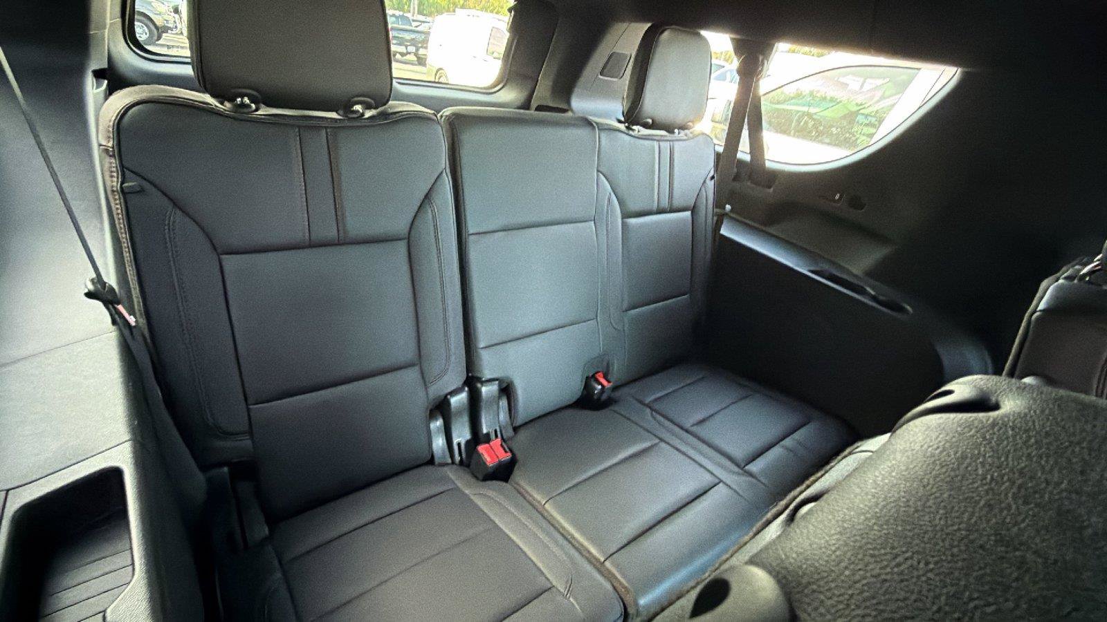 Used 2023 Chevrolet Suburban RST w/ Luxury Package AWD/4WD image 23