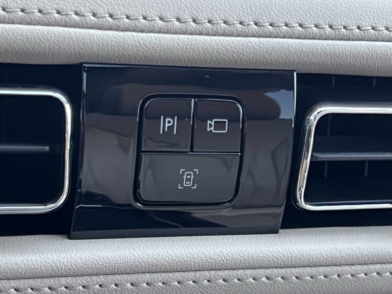 Used 2022 Lincoln Nautilus Reserve image 35