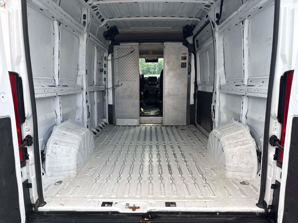 Used 2023 RAM ProMaster 2500 w/ Convenience Group FWD image 8