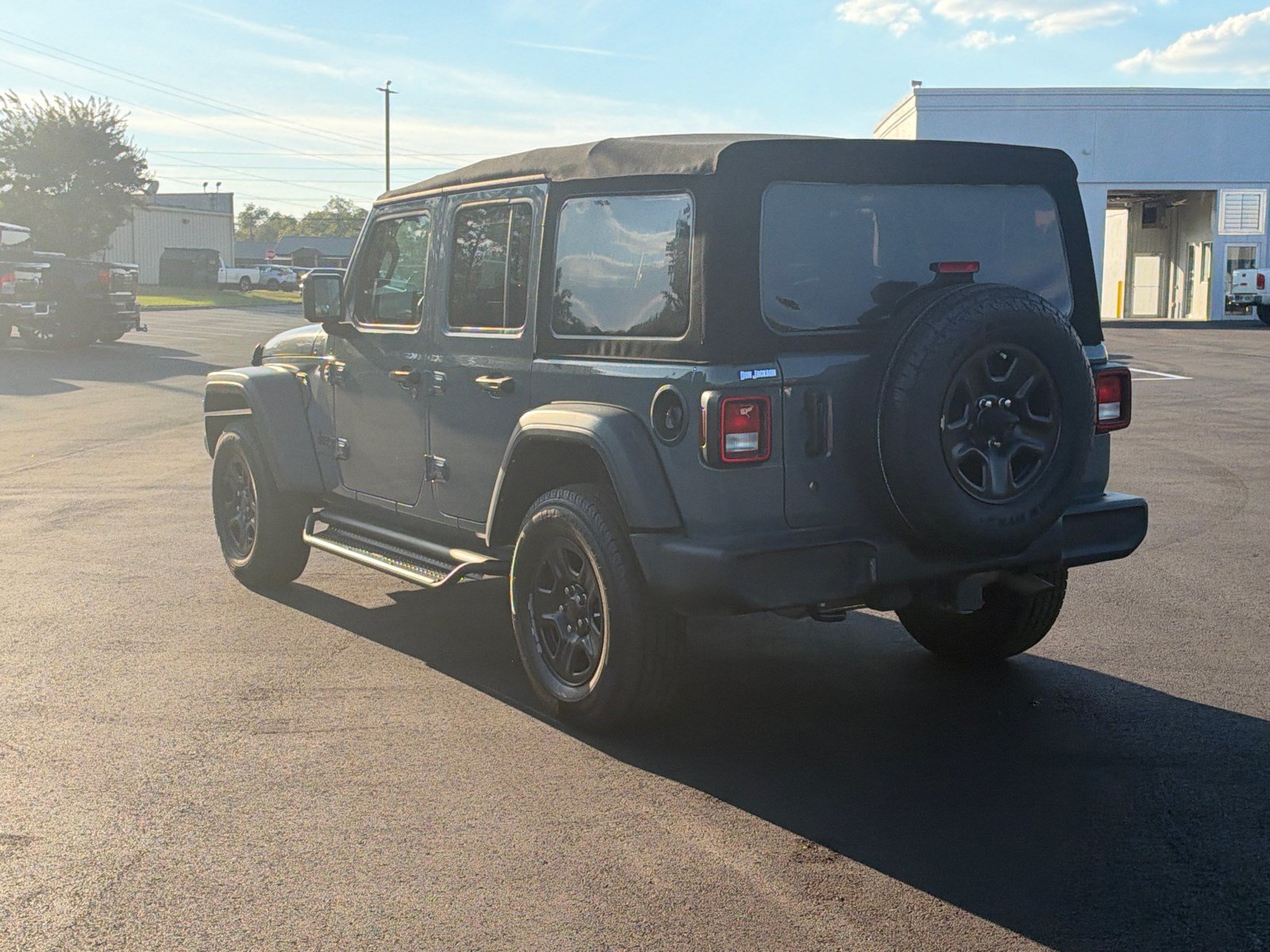 Used 2024 Jeep Wrangler Unlimited Sport AWD/4WD image 7