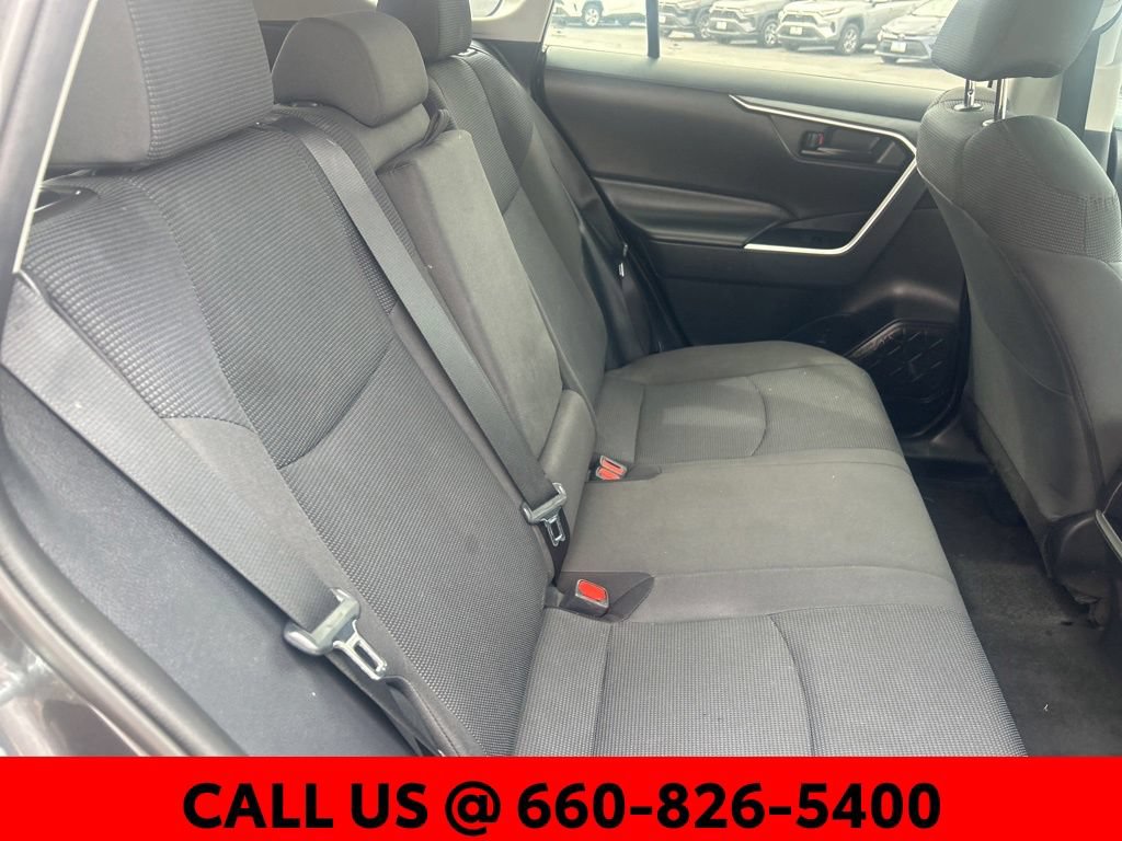 Used 2020 Toyota RAV4 LE FWD image 10