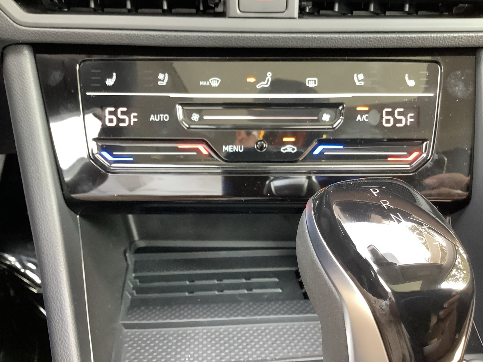 New 2026 Volkswagen Jetta SEL FWD image 18