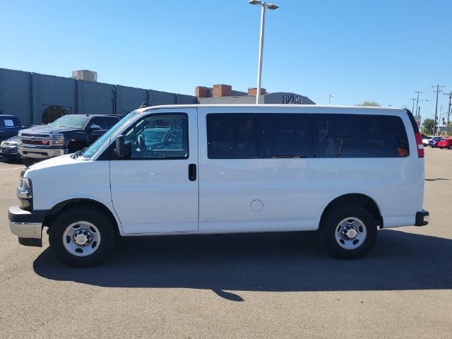 Used 2018 Chevrolet Express 3500 LT w/ LT Preferred Equipment Group RWD image 2