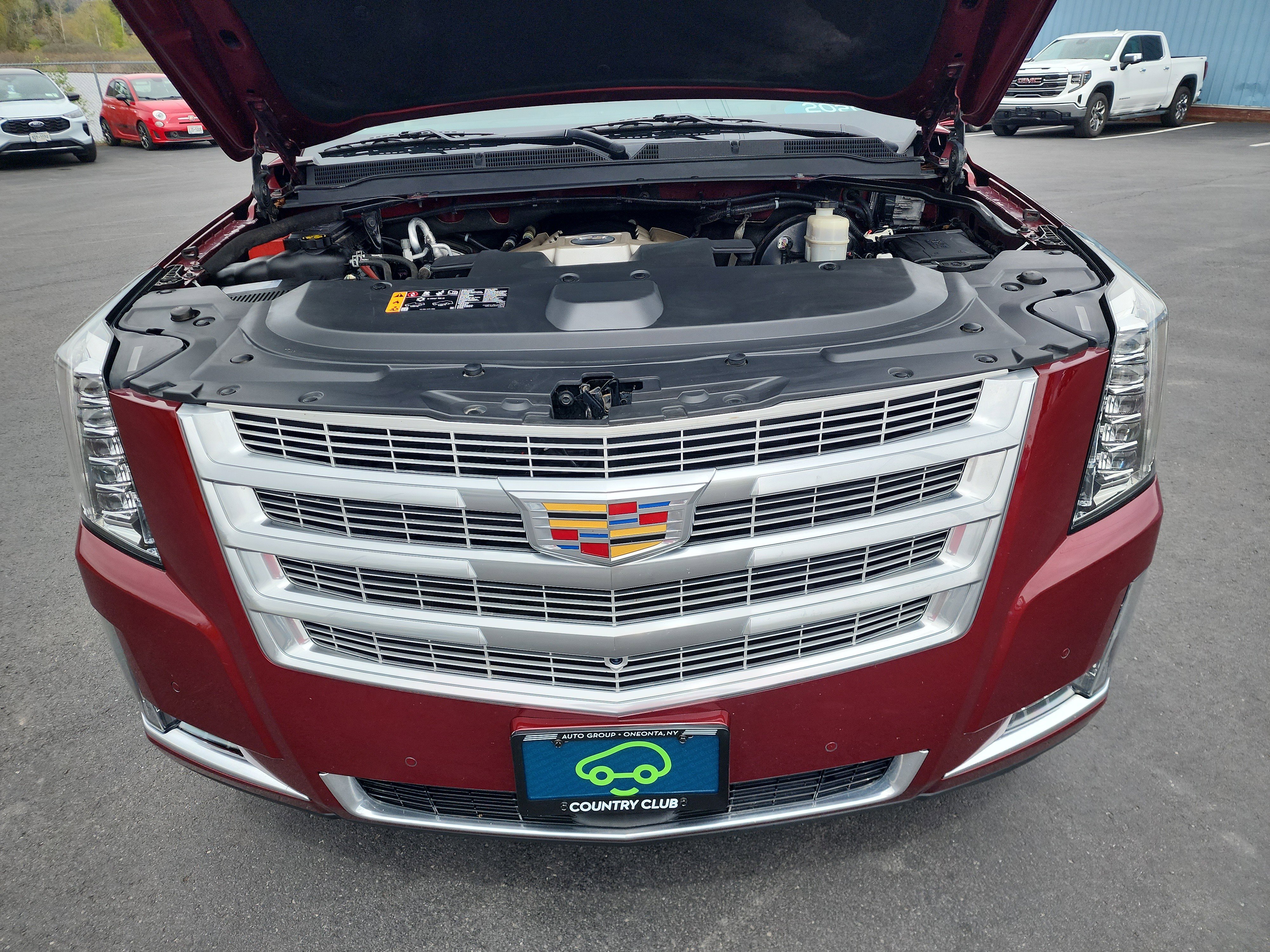 Certified 2020 Cadillac Escalade Premium Luxury w/ LPO, Radiant Package AWD/4WD image 43