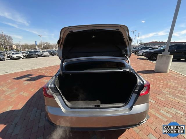 Used 2025 Toyota Camry SE image 34