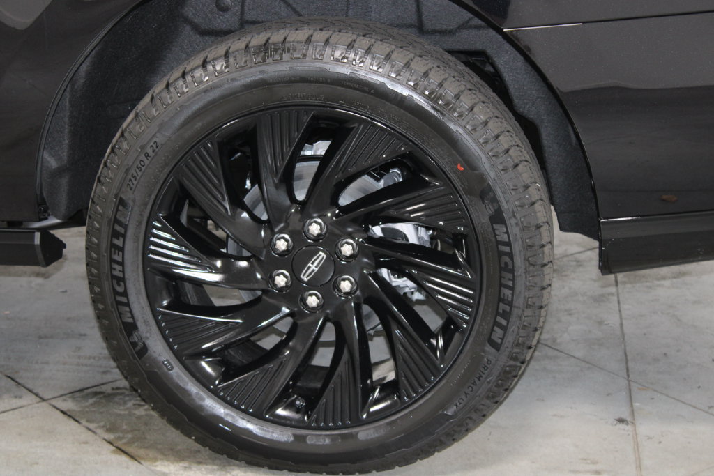 New 2027 Lincoln Navigator Reserve w/ Jet Appearance Package AWD/4WD image 20