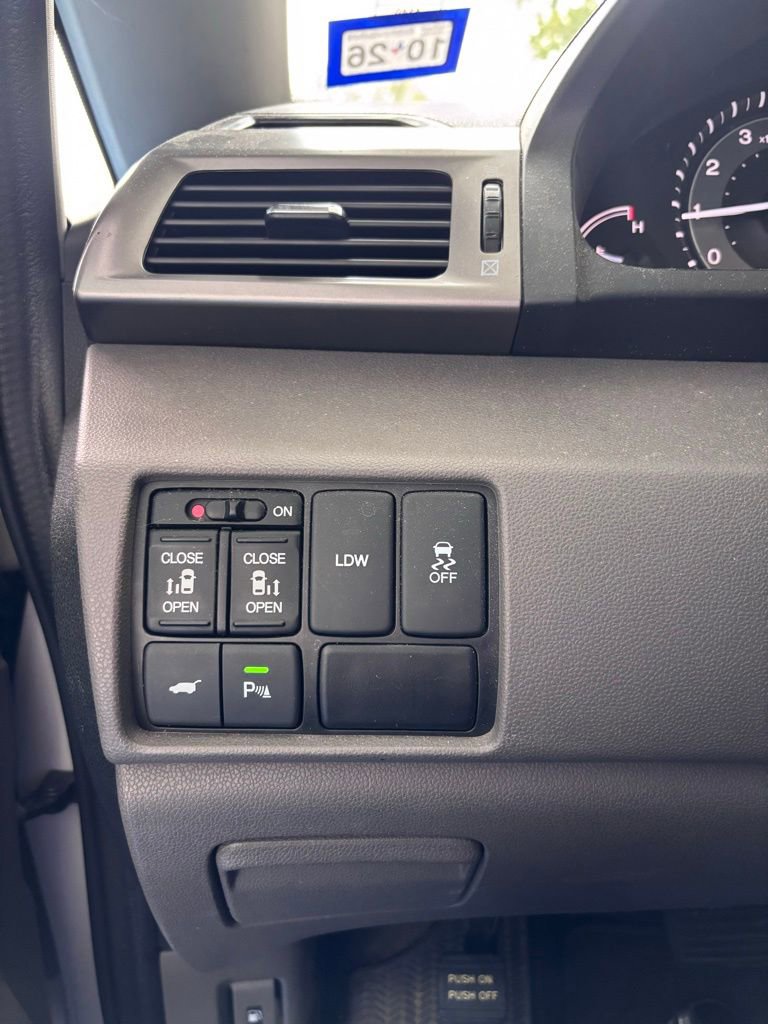 Used 2016 Honda Odyssey Touring Elite image 26