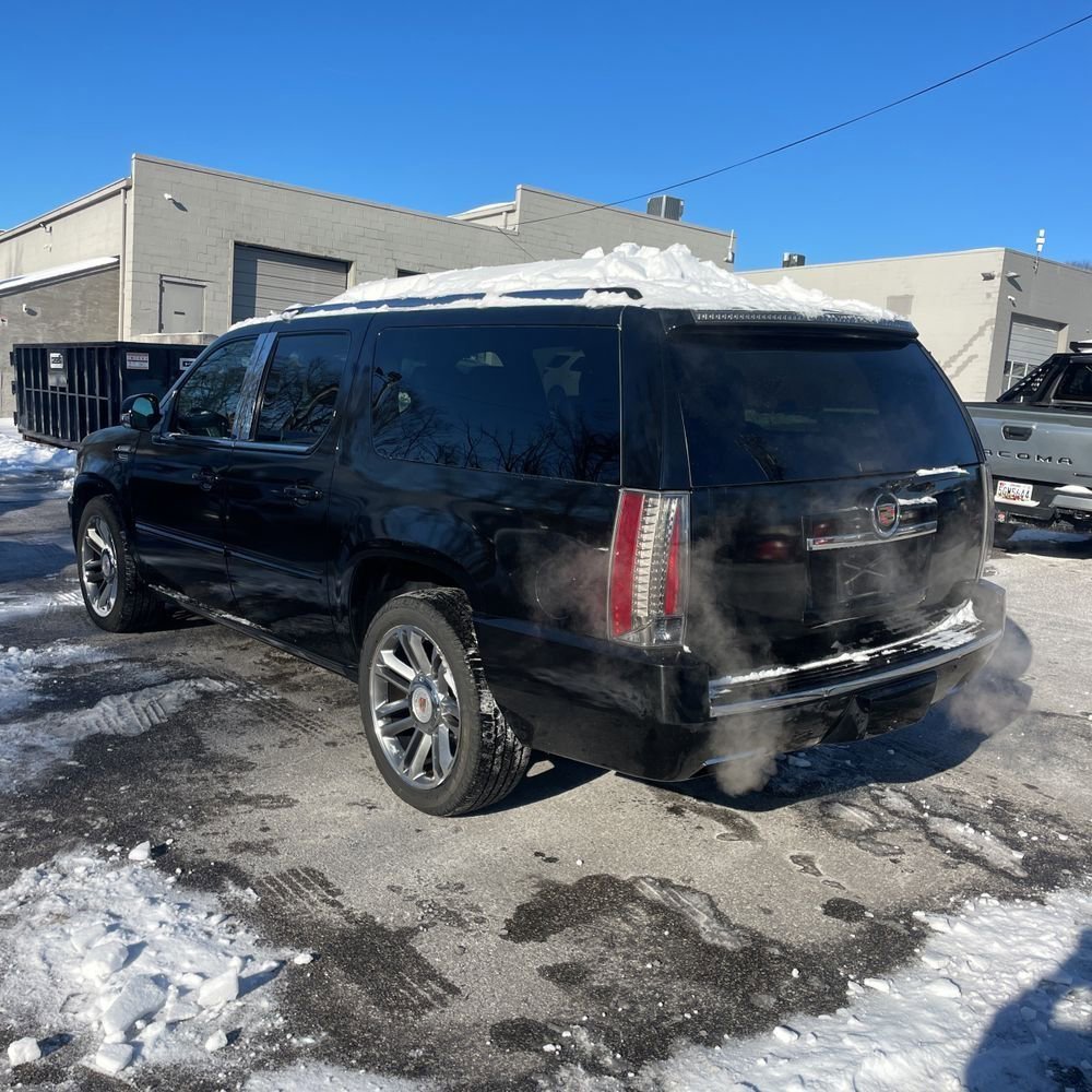 Used 2014 Cadillac Escalade ESV Premium image 4