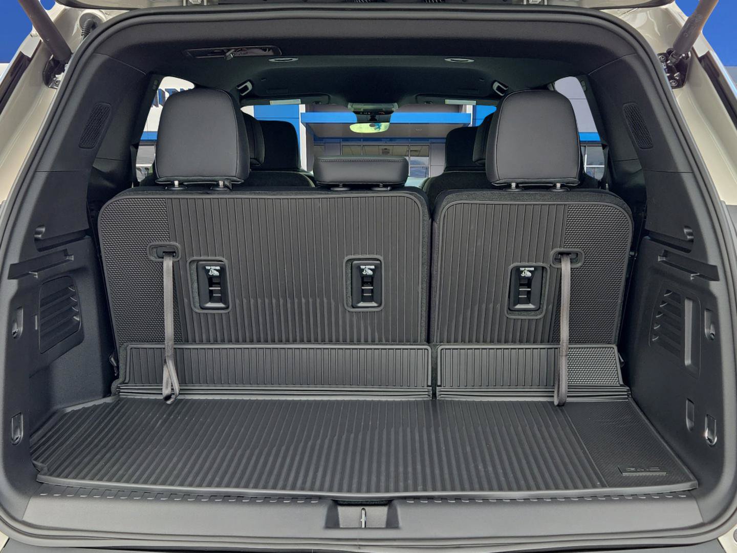 New 2026 GMC Acadia AT4 w/ LPO, Floor Liner Package AWD/4WD image 11
