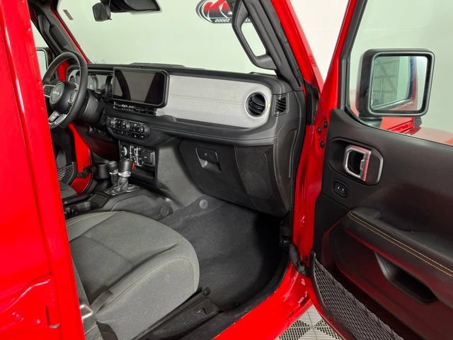 Used 2024 Jeep Wrangler Unlimited Sahara AWD/4WD image 29
