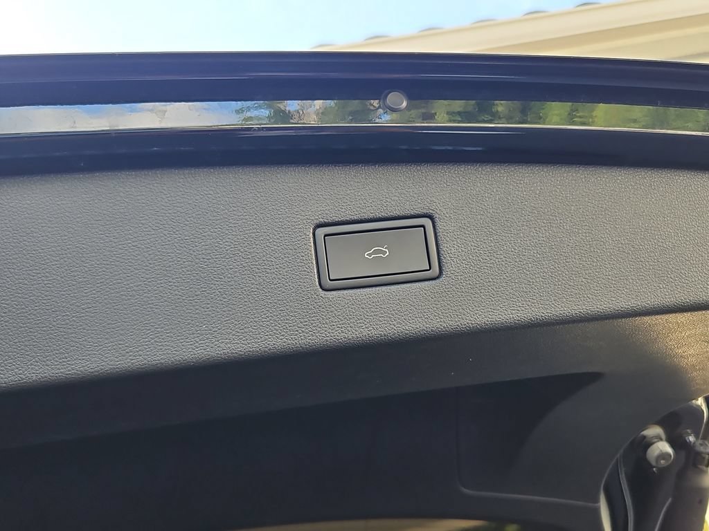 Used 2022 Volkswagen Tiguan SE FWD image 31
