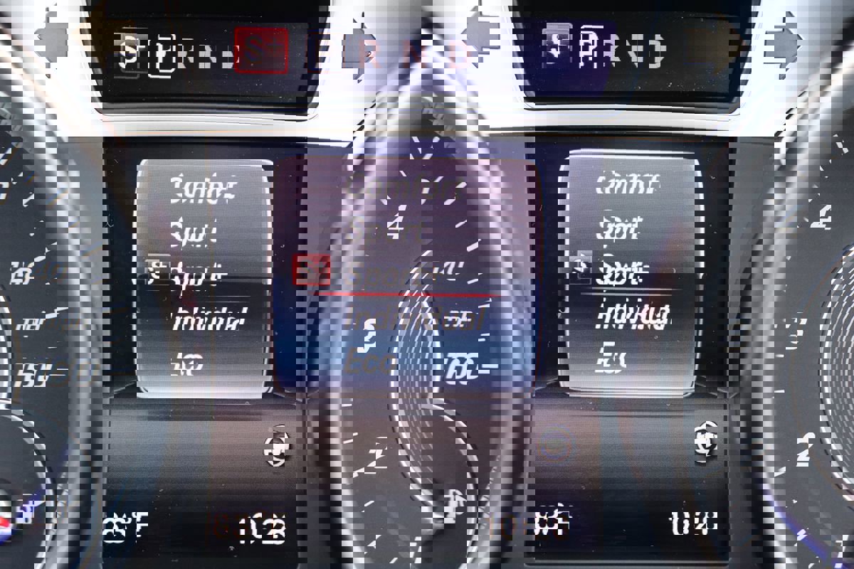 Used 2017 Mercedes-Benz SL 550 w/ Driver Assistance Package image 19