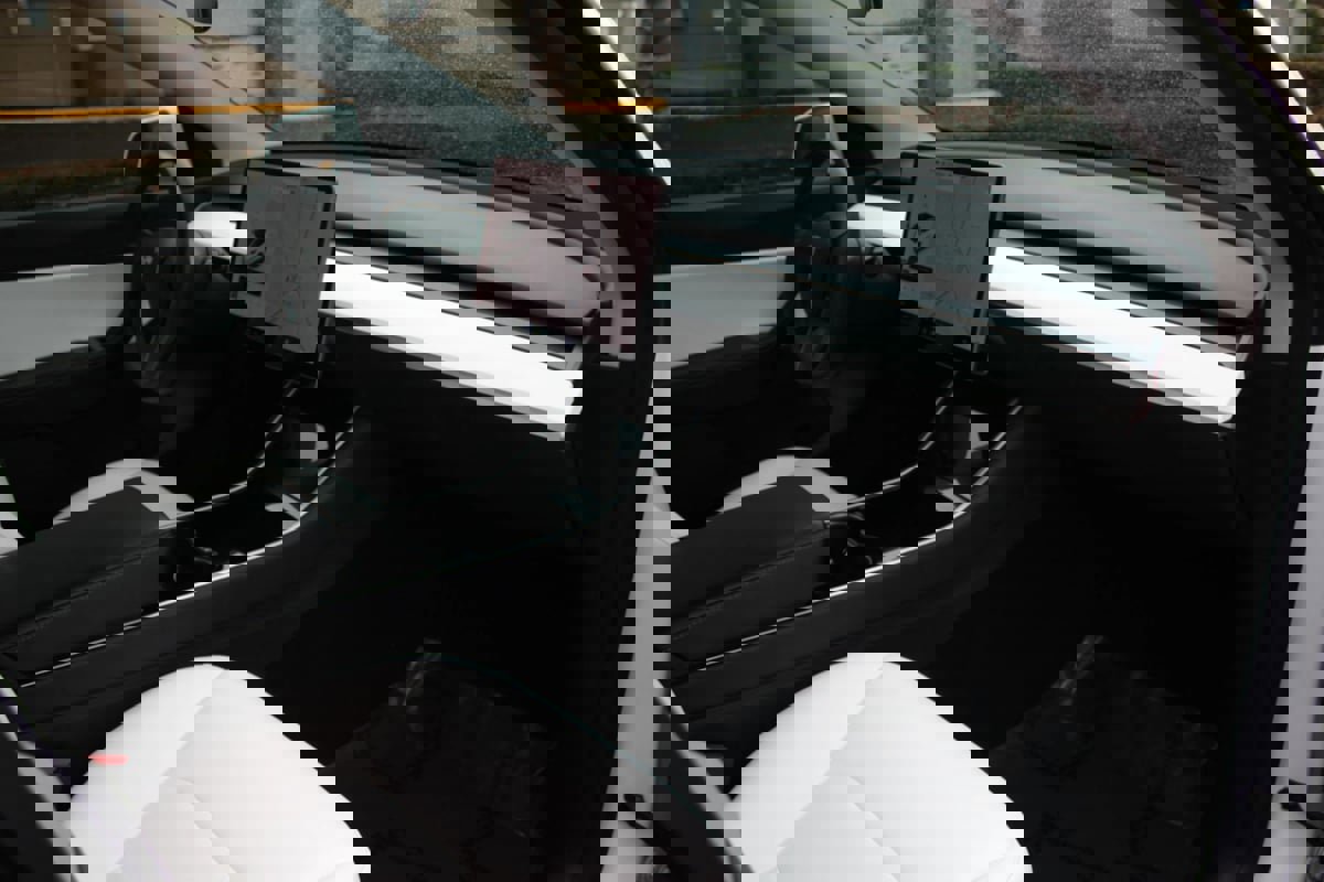 Used 2020 Tesla Model Y Long Range image 38