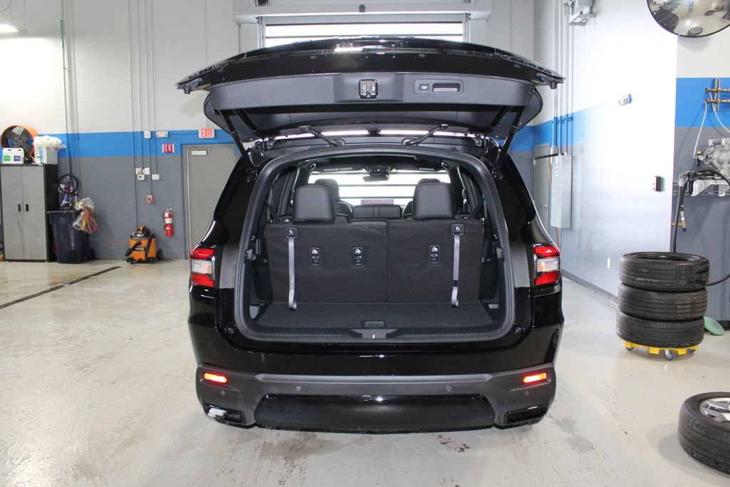 New 2026 Honda Pilot Black Edition image 13
