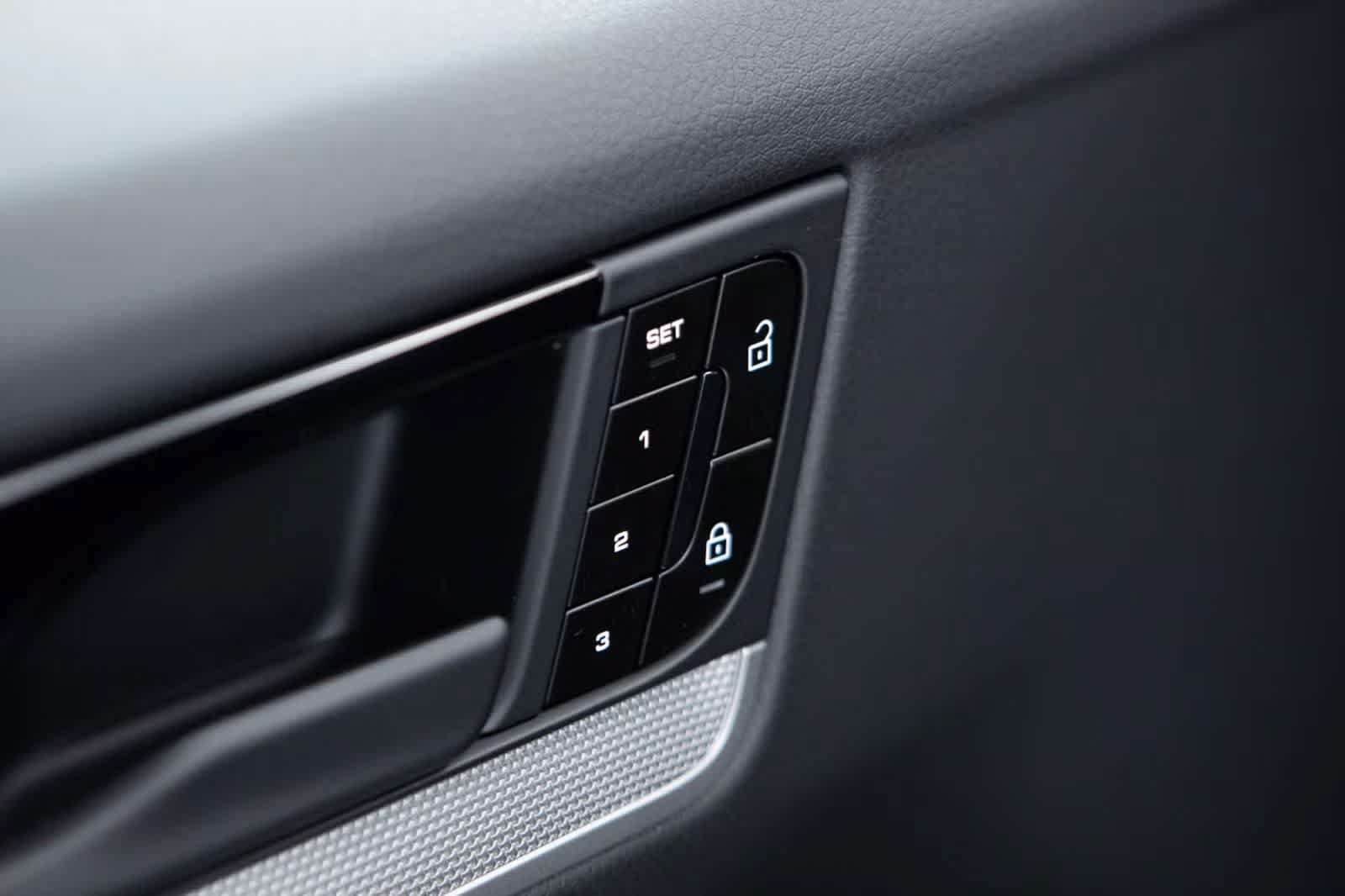 Certified 2026 Porsche Cayenne S AWD/4WD image 25