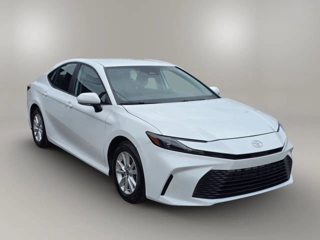 Used 2025 Toyota Camry LE image 2