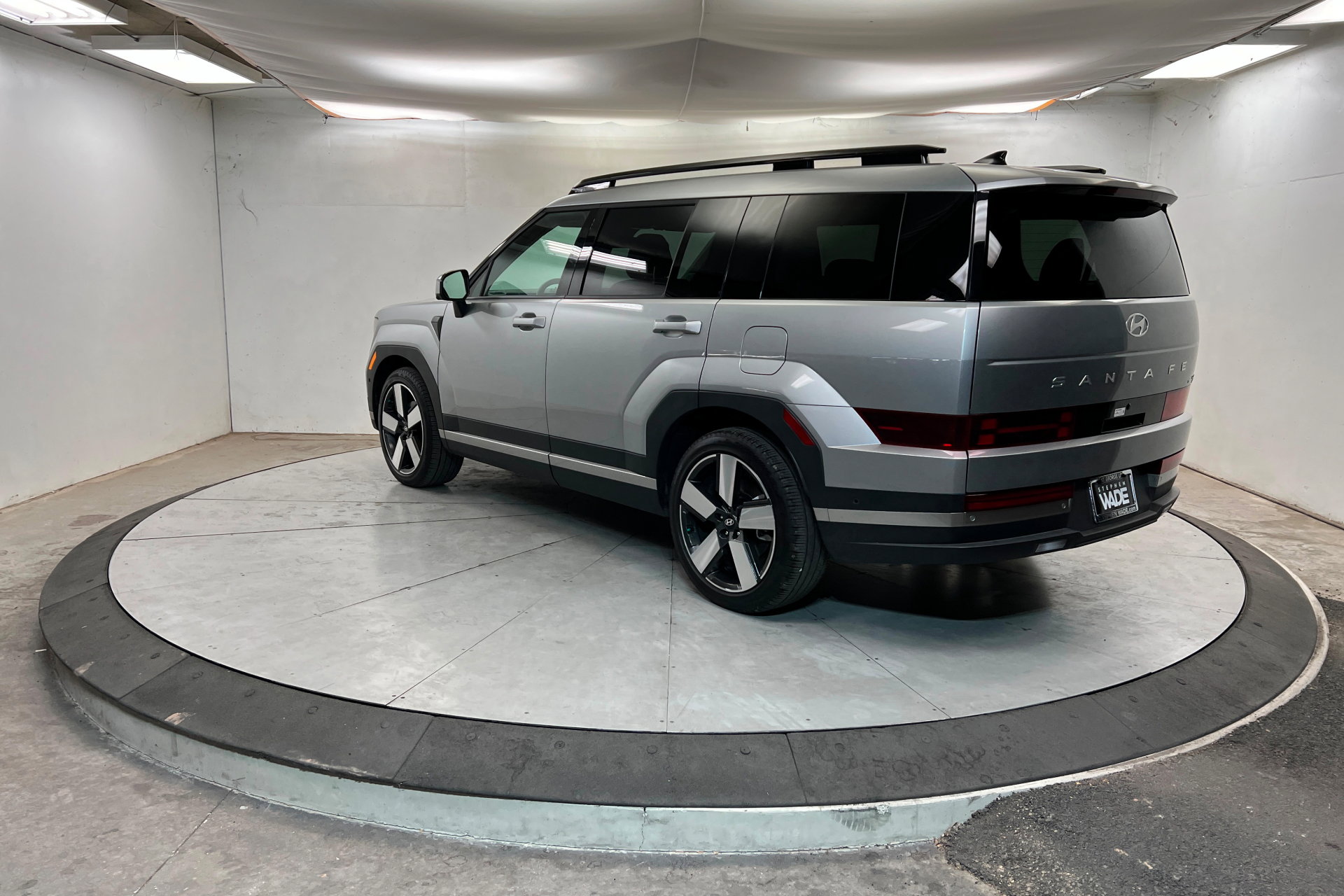 Used 2024 Hyundai Santa Fe Limited image 3