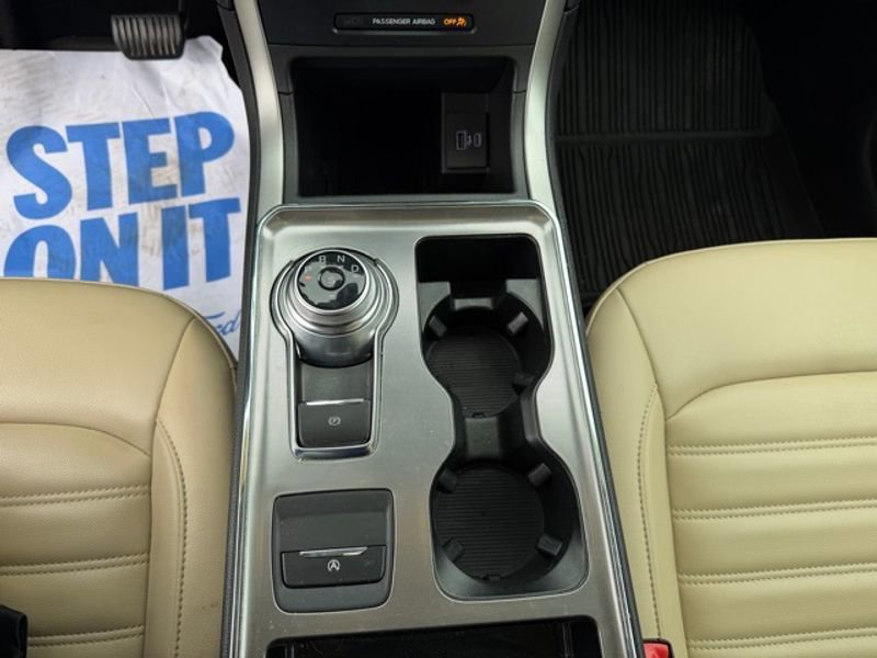Used 2022 Ford Edge SEL w/ Convenience Package AWD/4WD image 11