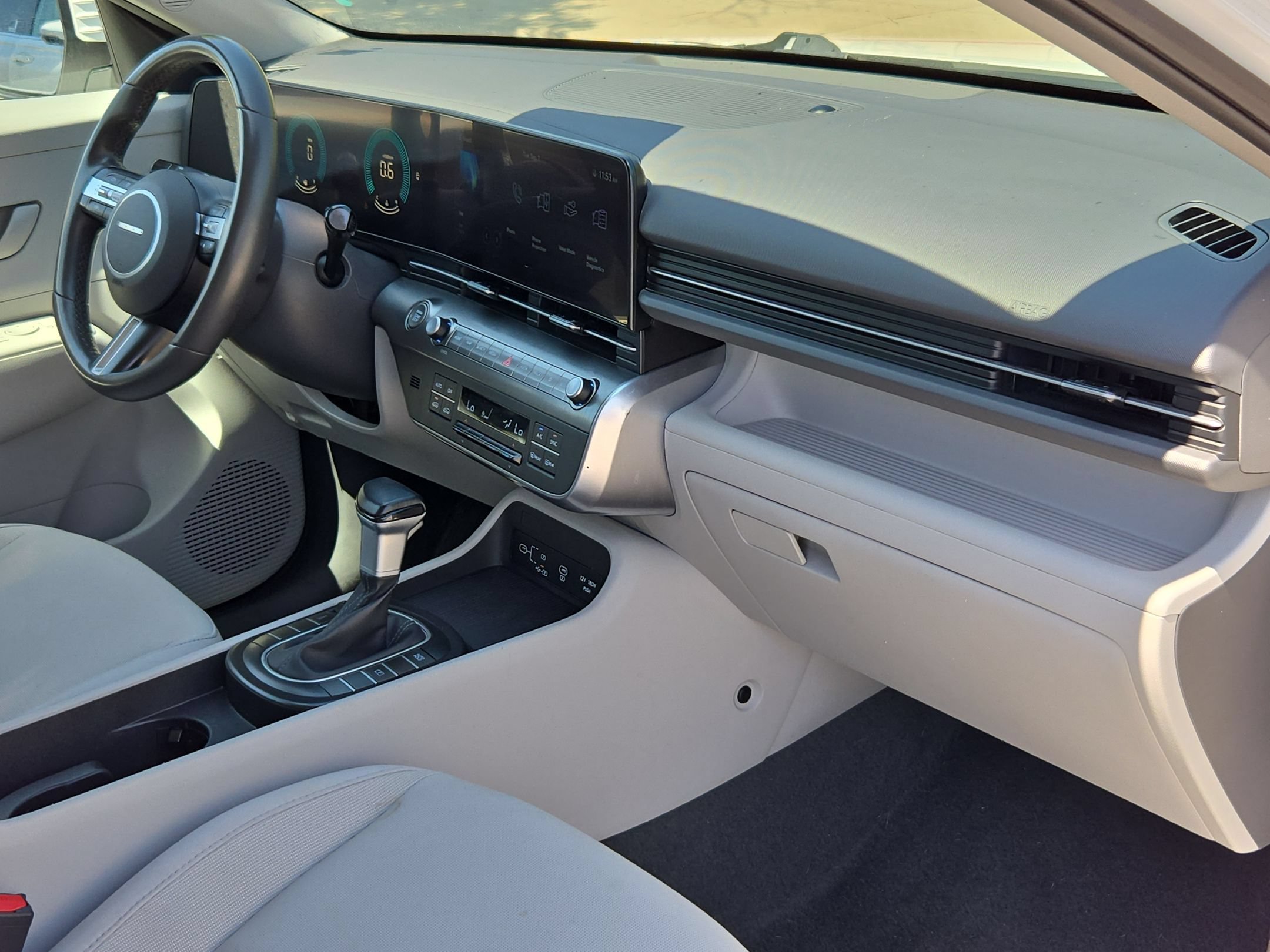 Used 2024 Hyundai Kona SEL AWD/4WD image 28