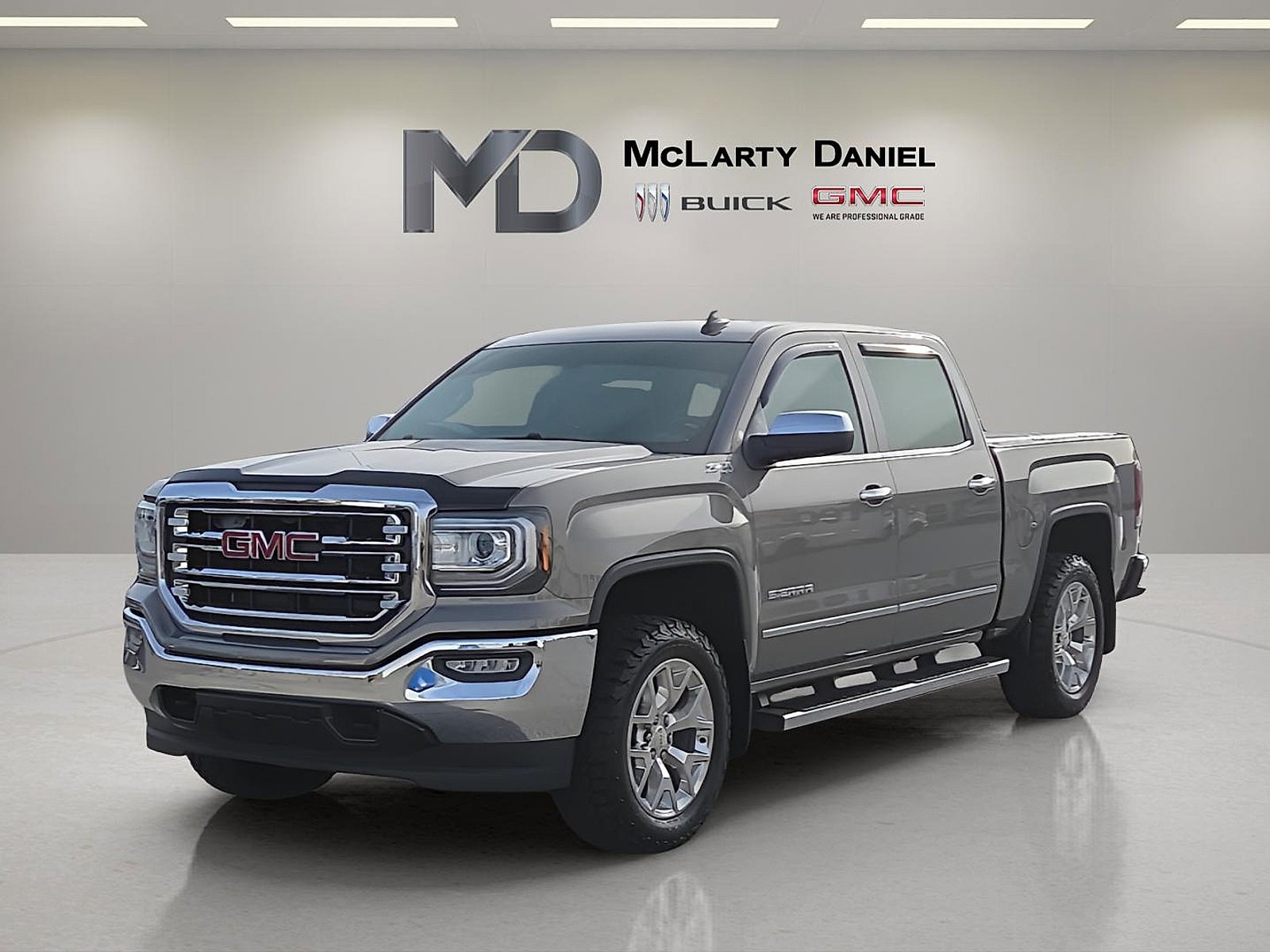 Used 2017 GMC Sierra 1500 SLT w/ SLT Premium Package image 2