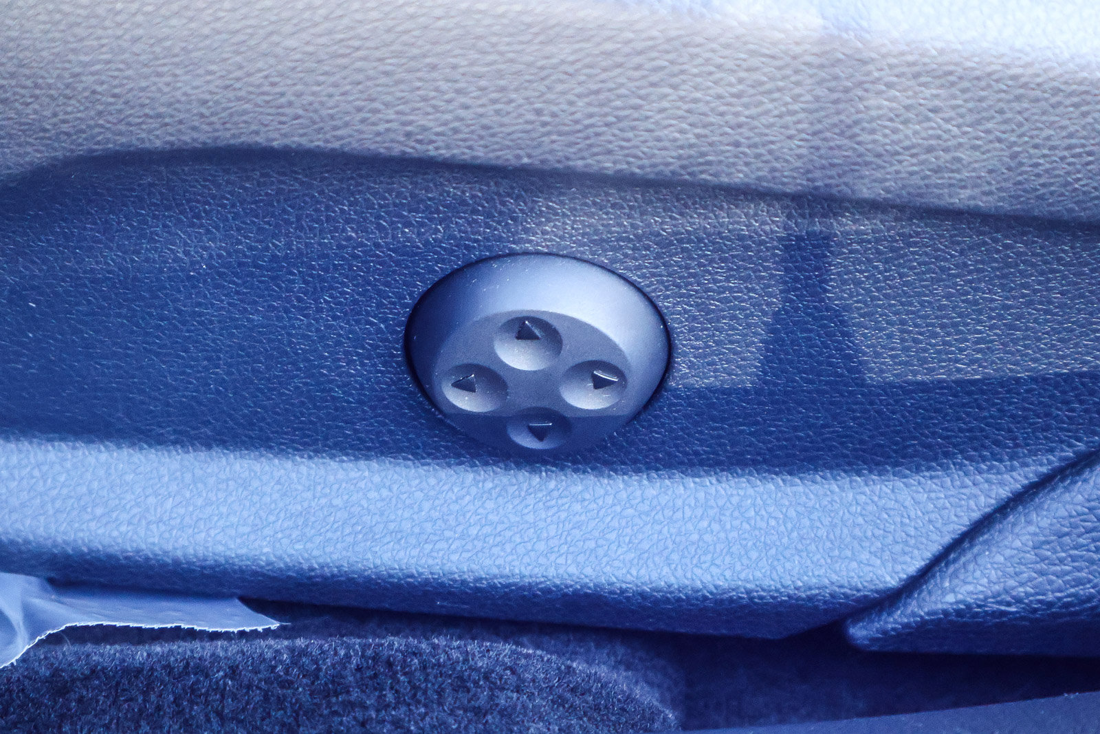 Used 2017 Mercedes-Benz C 300 Sedan image 11