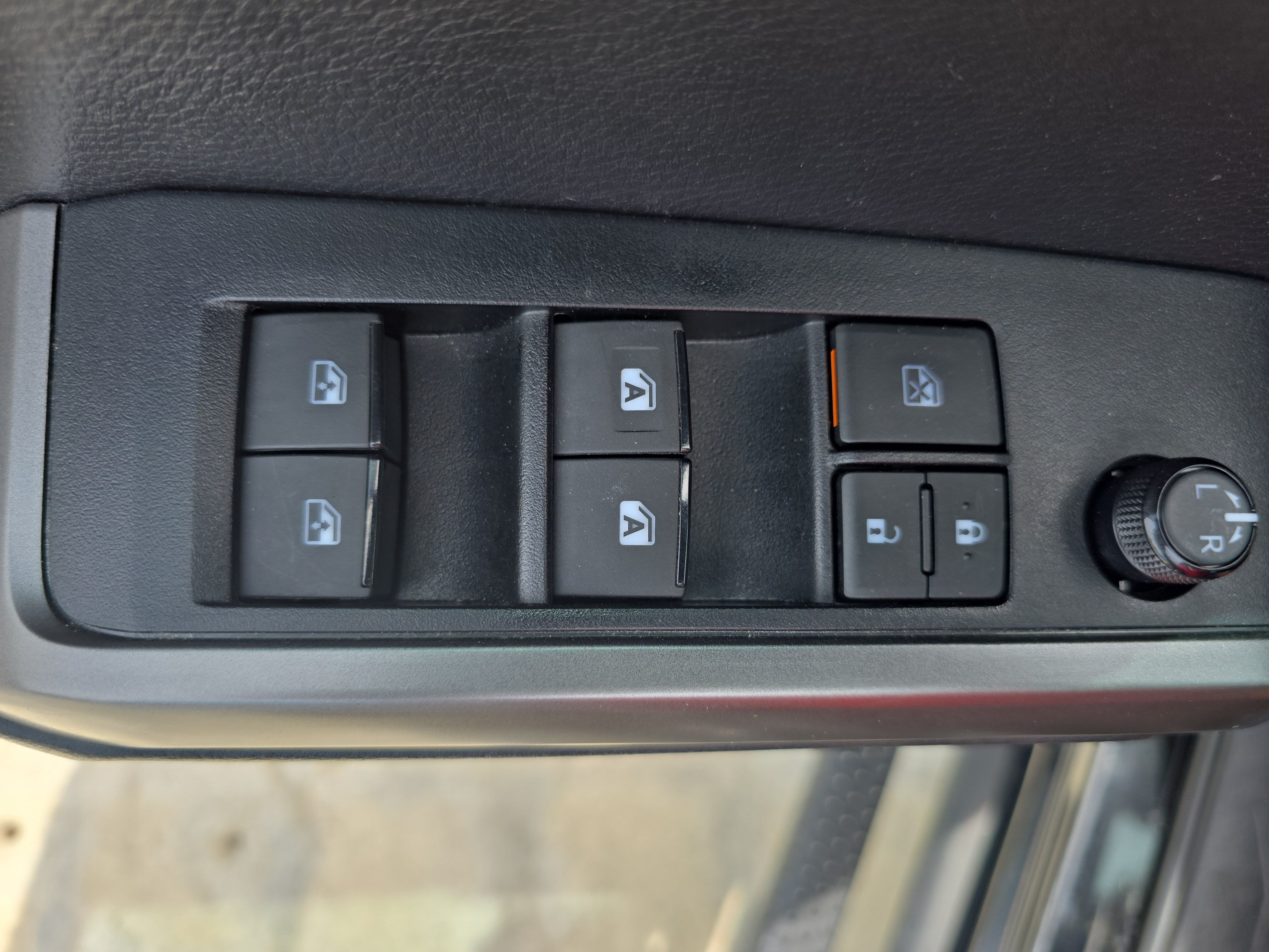 Used 2023 Toyota Tacoma SR5 w/ Technology Package AWD/4WD image 27