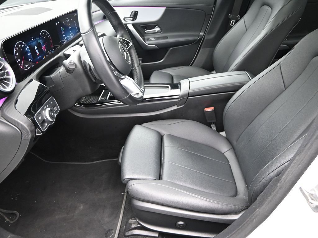Used 2025 Mercedes-Benz CLA 250 image 14