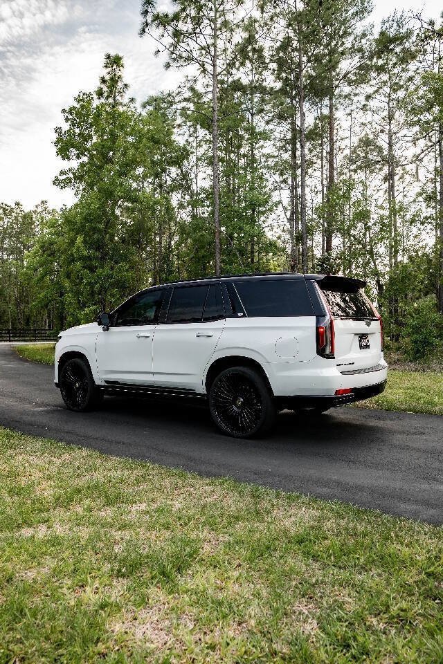 Used 2024 Cadillac Escalade Sport w/ LPO, ONYX Package AWD/4WD image 4