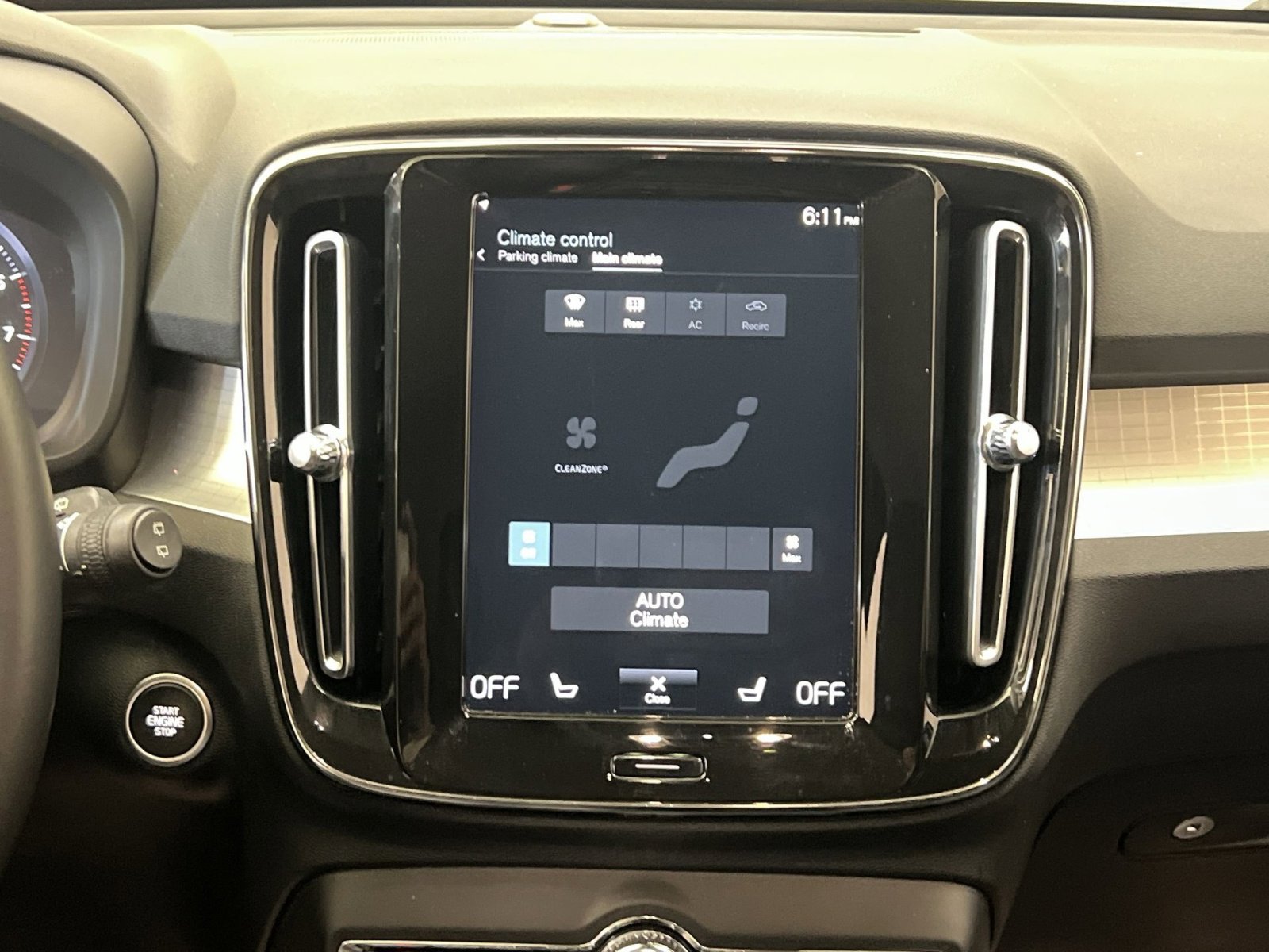 Used 2021 Volvo XC40 T5 Momentum w/ Premium Package image 19