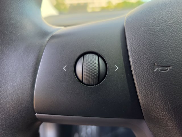 Used 2019 Tesla Model 3 Standard Range RWD image 38