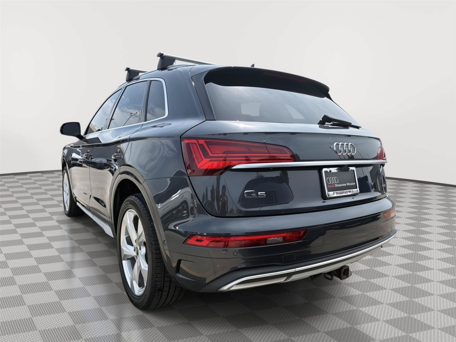 Used 2021 Audi Q5 Prestige w/ Prestige Package AWD/4WD image 3