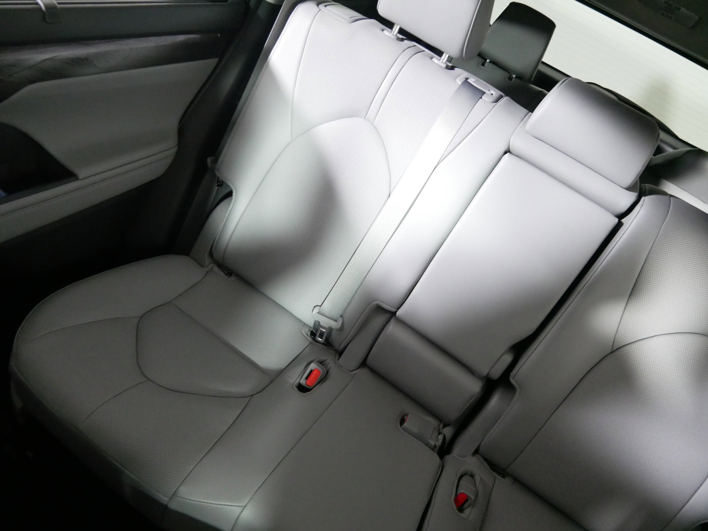 Used 2025 Toyota Highlander Limited image 12