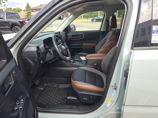 Used 2024 Ford Bronco Sport Outer Banks image 10