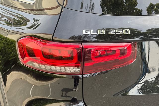 Used 2022 Mercedes-Benz GLB 250 image 47
