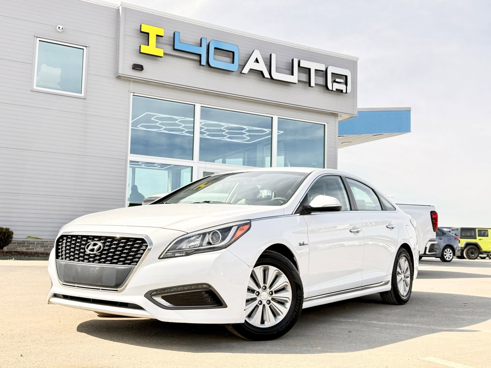 Used 2016 Hyundai Sonata SE image 1