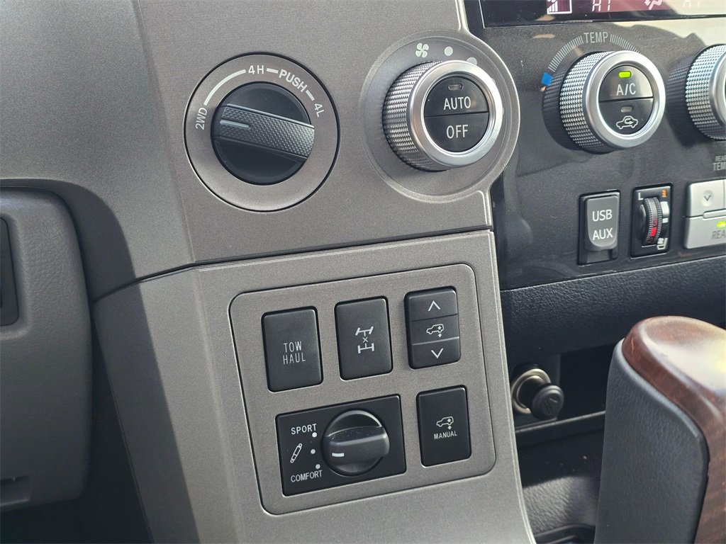 Used 2017 Toyota Sequoia Platinum image 29