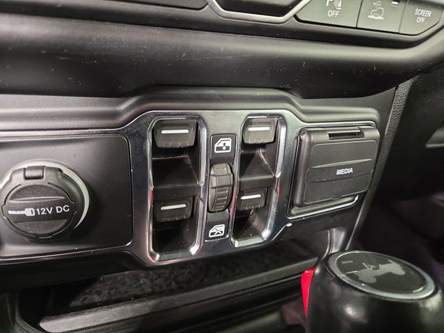 Used 2022 Jeep Wrangler Unlimited Sahara w/ Cold Weather Group image 26