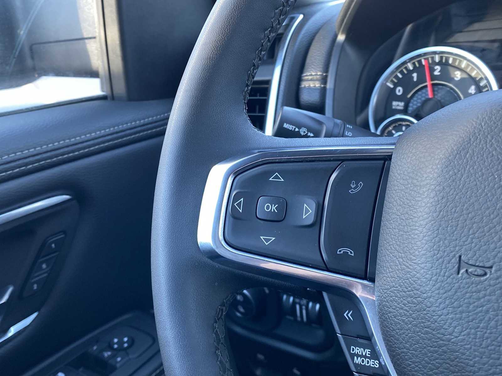 Used 2025 RAM 1500 Laramie image 25