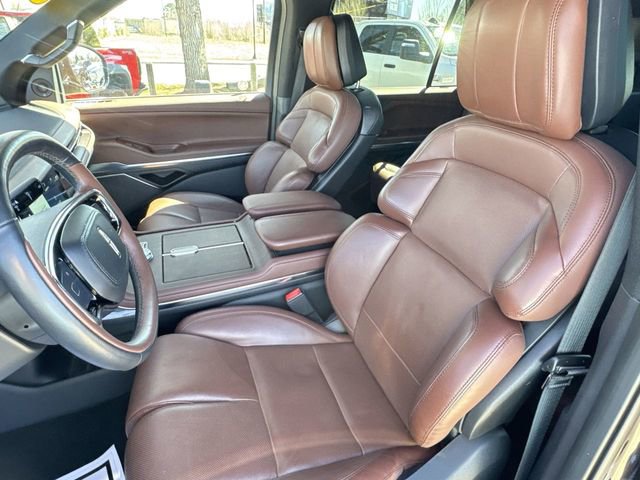 Used 2025 Lincoln Navigator Reserve image 20