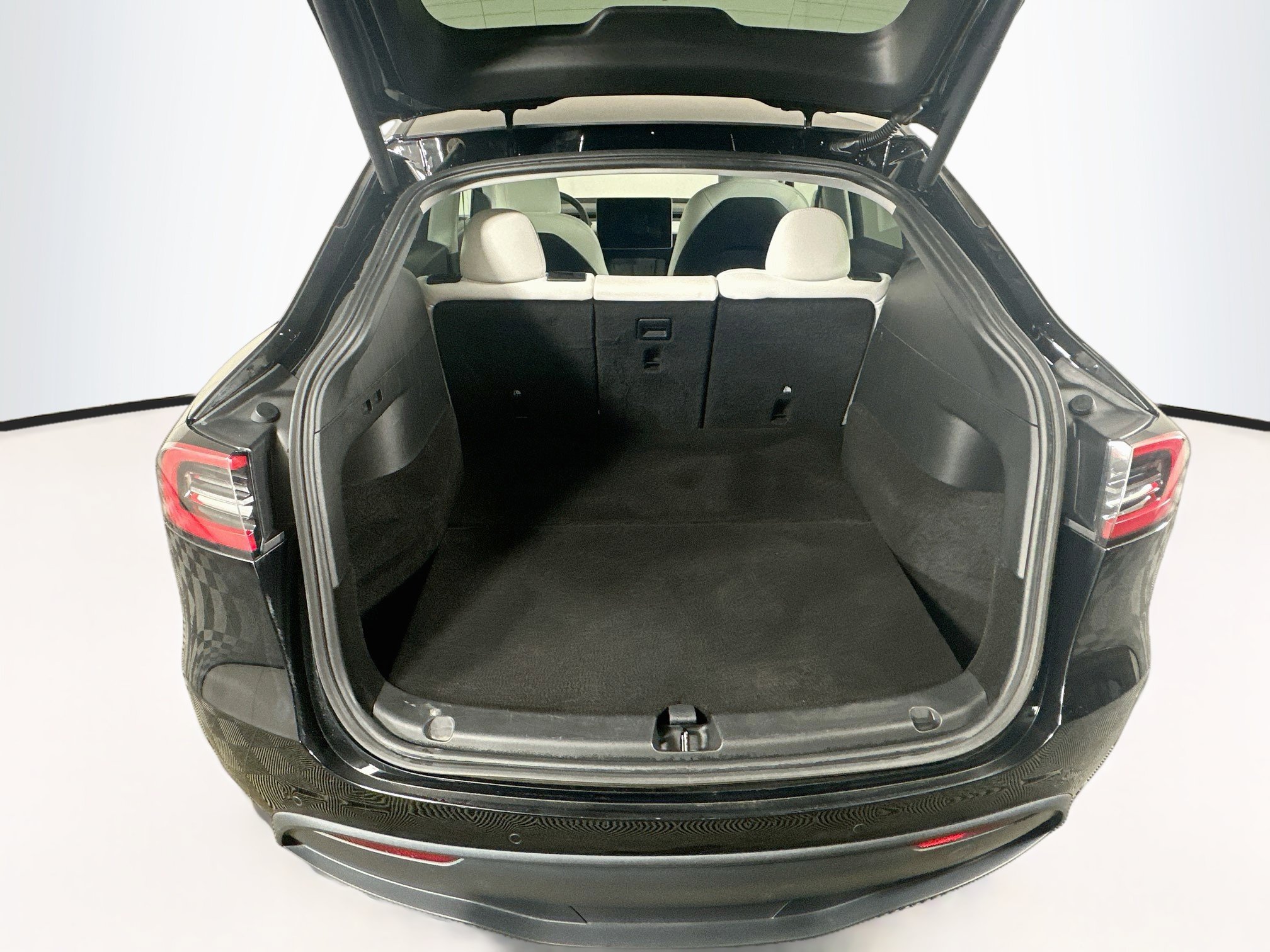 Used 2023 Tesla Model Y Performance AWD/4WD image 26