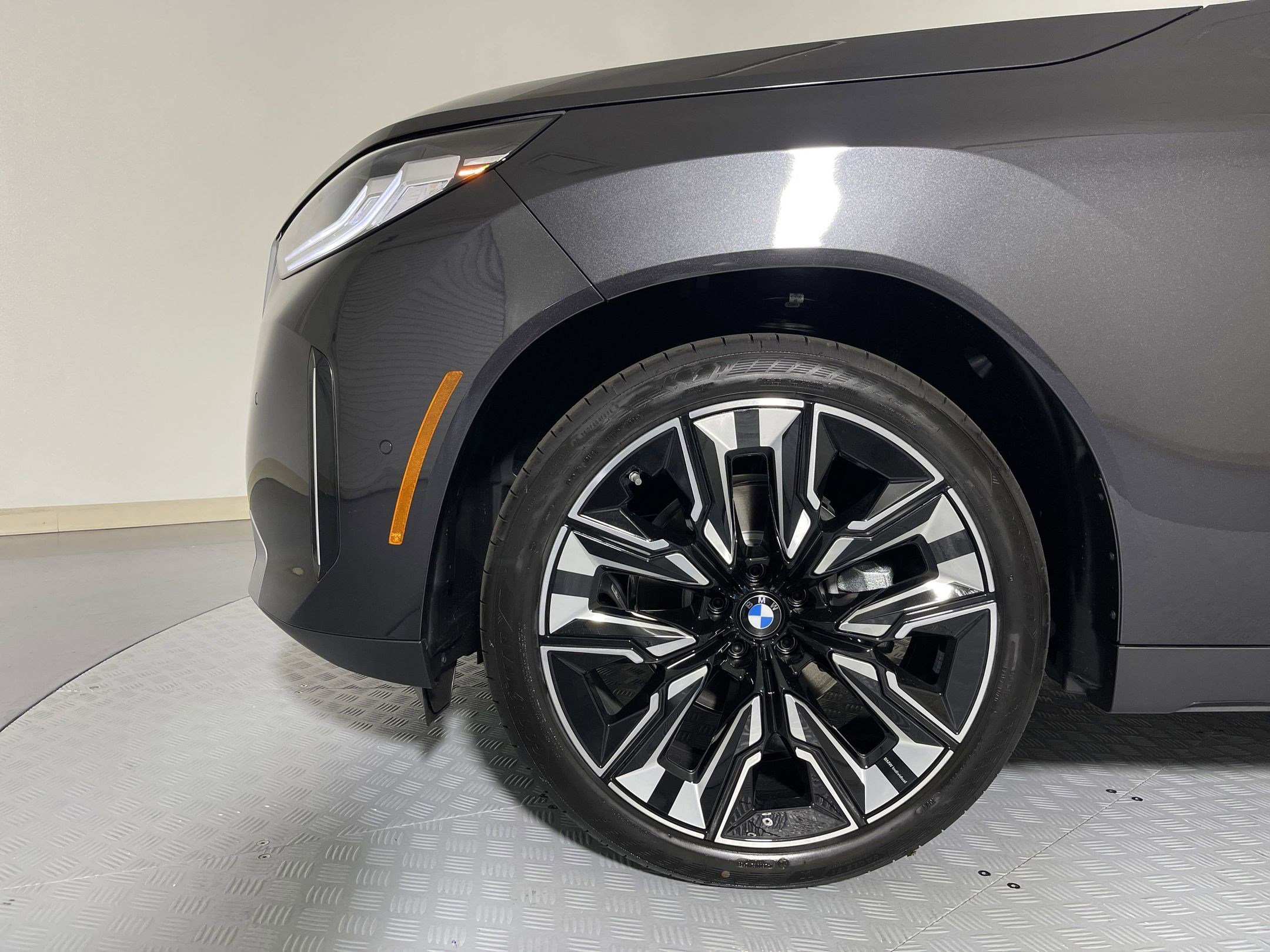 Used 2025 BMW X3 xDrive30i w/ Premium Package image 11