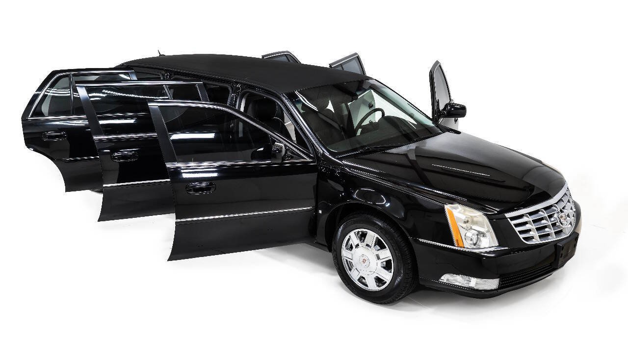 Used 2008 Cadillac DTS Limousine FWD image 1